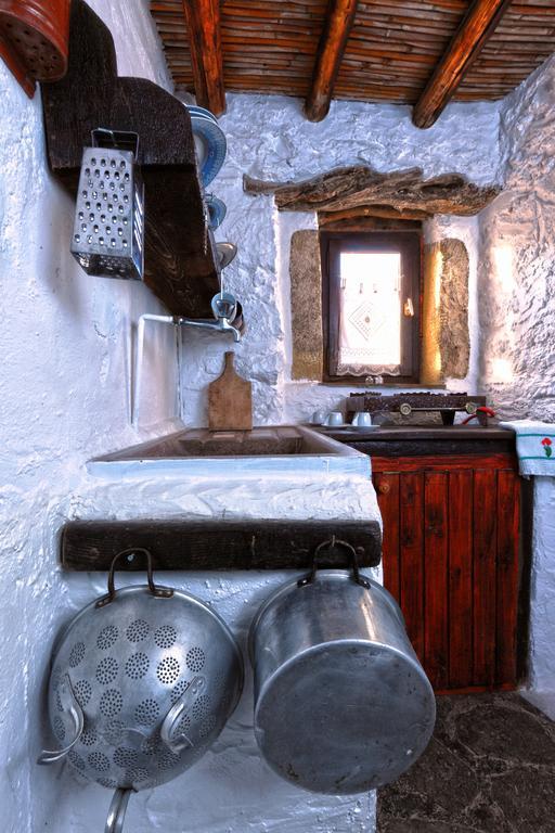 Aspros Potamos Aparthotel Makrýgialos Rom bilde