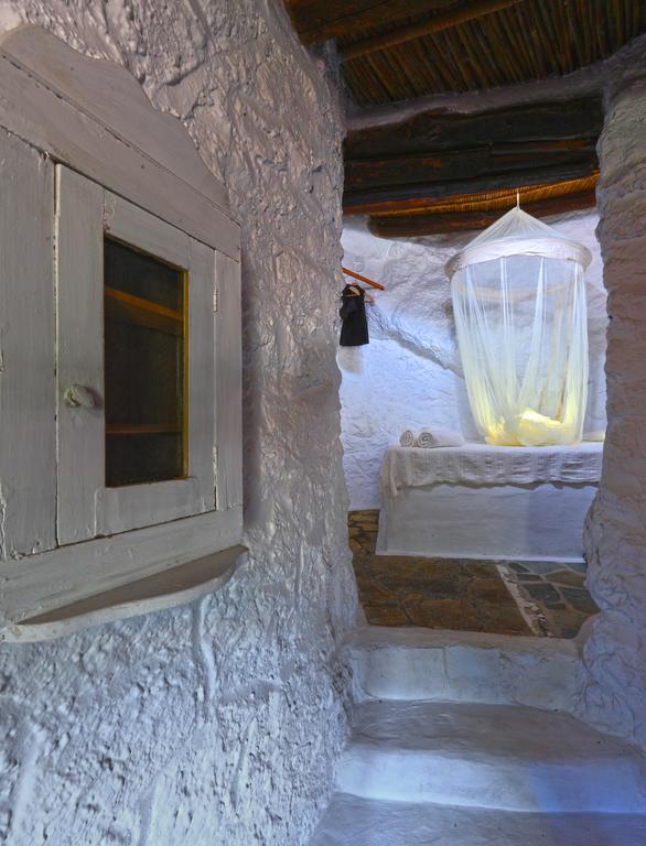 Aspros Potamos Aparthotel Makrýgialos Rom bilde