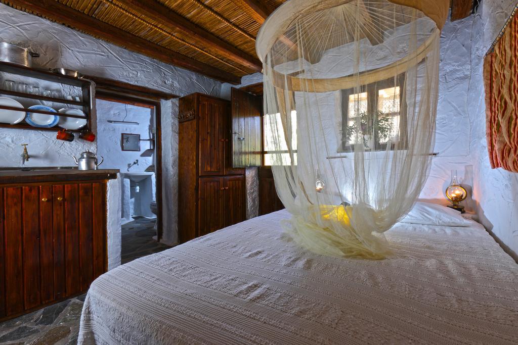 Aspros Potamos Aparthotel Makrýgialos Rom bilde
