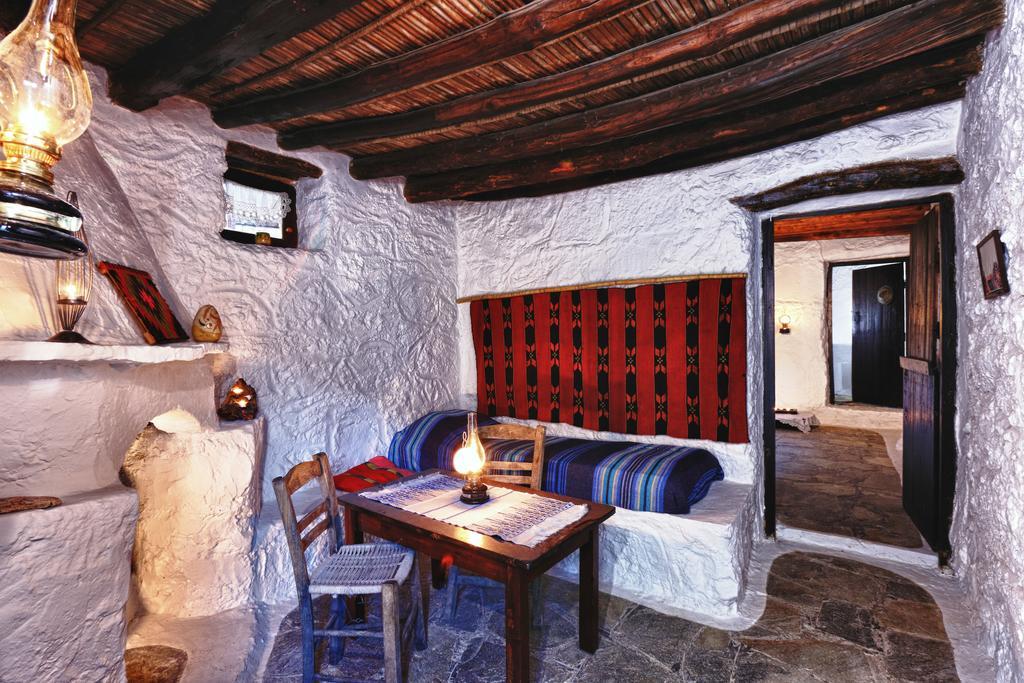 Aspros Potamos Aparthotel Makrýgialos Rom bilde