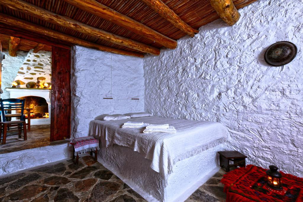 Aspros Potamos Aparthotel Makrýgialos Rom bilde
