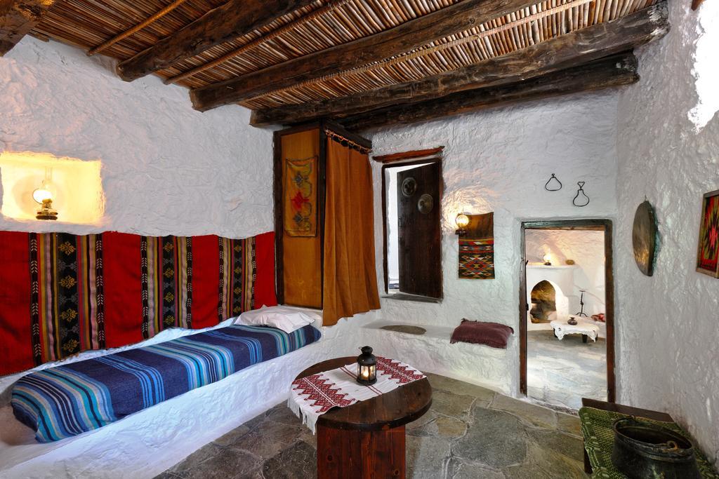 Aspros Potamos Aparthotel Makrýgialos Rom bilde
